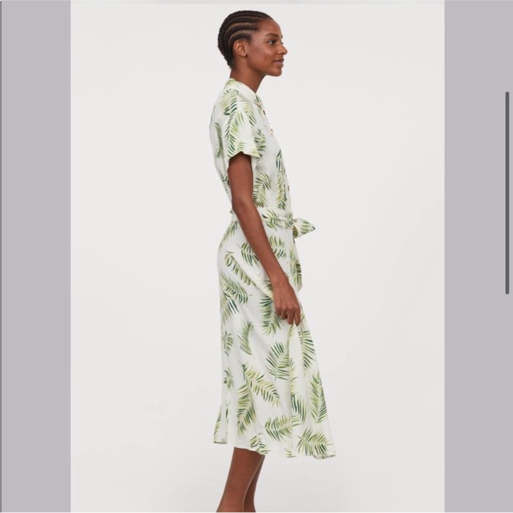 H&M Dress Tropical Leaf Print Button-Down Size 10 - Picture 3 of 11